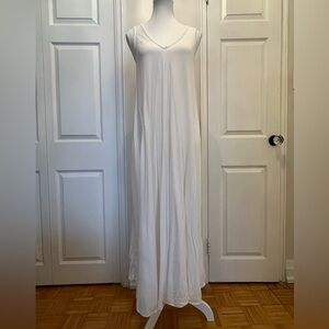 White V Neck Maxi Dress